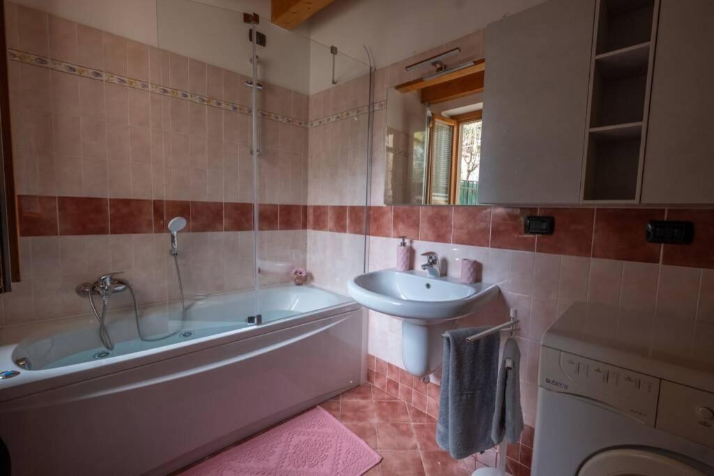 Happy Guest Apartments - Feel The Lake Riva di Solto Zewnętrze zdjęcie